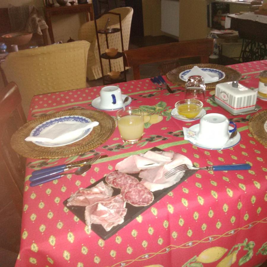 Cocconato Sotto La Luna Bruna B&B المظهر الخارجي الصورة