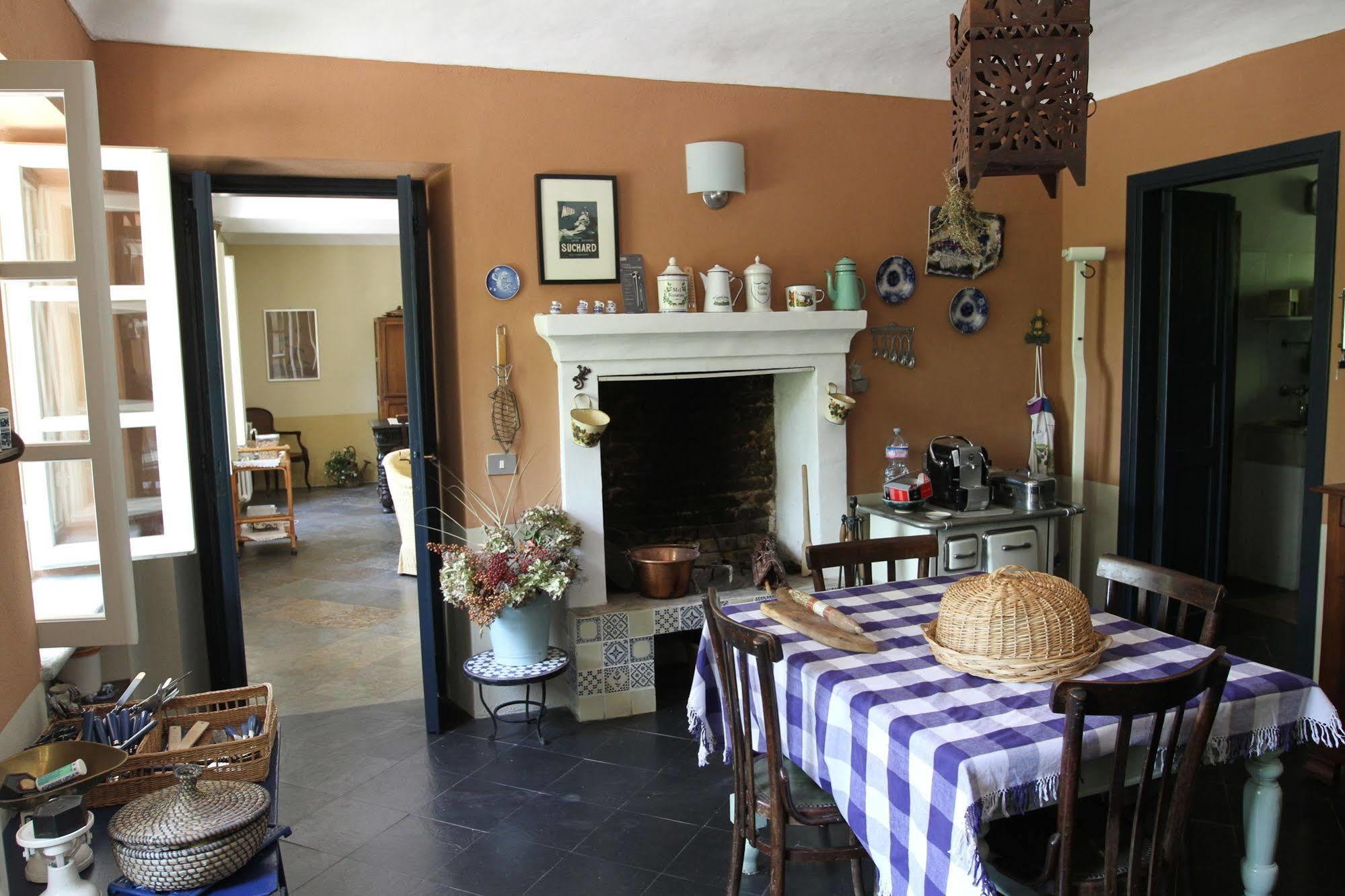 Cocconato Sotto La Luna Bruna B&B المظهر الخارجي الصورة