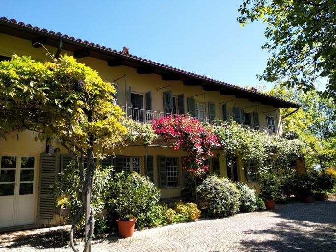 Cocconato Sotto La Luna Bruna B&B المظهر الخارجي الصورة